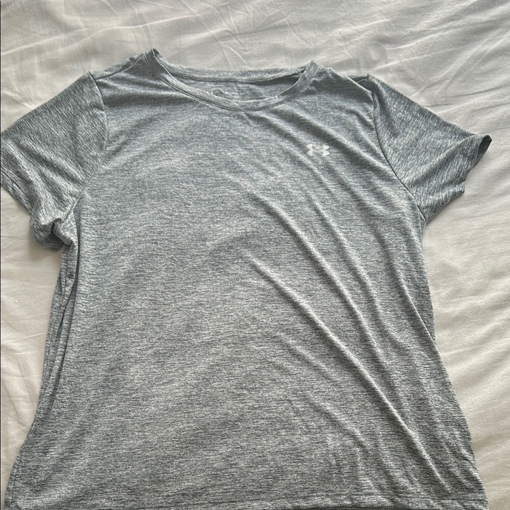 Under Armour Heather Gray Athletic Tee 🏋🏻‍♀️